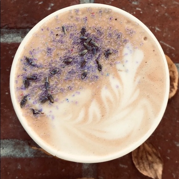 Meet your Posher, Sandy - Picture 1 of 1